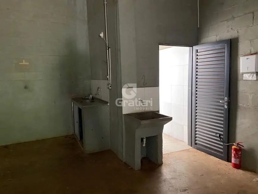 Armazém / Galpão para alugar, 108m2 em Jardim Rafaela Amoroso Micelli, Araraquara - SP - imagem 7 Foto 7 de Armazém / Galpão para alugar, 108m2 em Jardim Rafaela Amoroso Micelli, Araraquara - SP