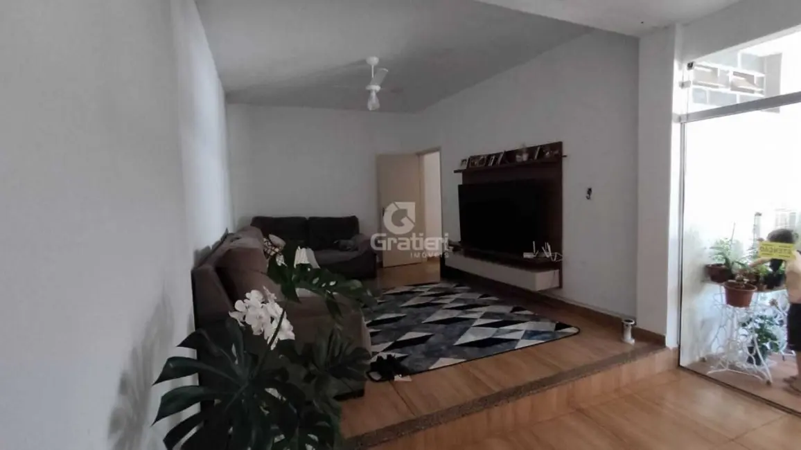Foto 8 de Casa com 3 quartos à venda, 216m2 em Jardim Quitandinha, Araraquara - SP