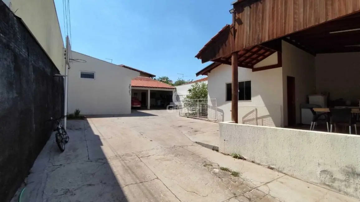 Foto 3 de Casa com 3 quartos à venda, 216m2 em Jardim Quitandinha, Araraquara - SP