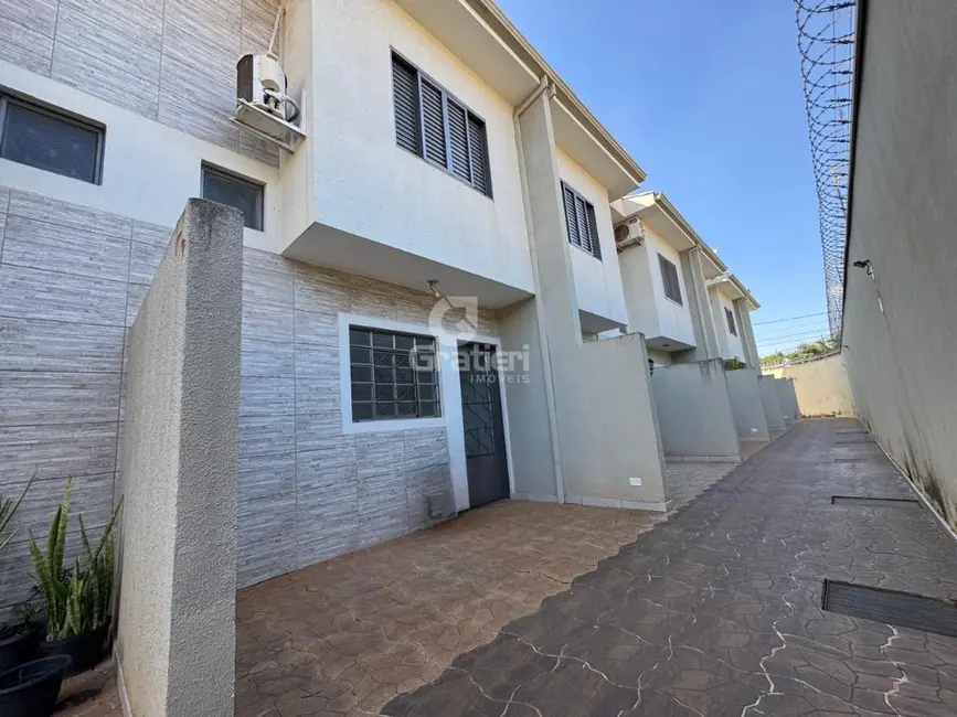Sobrado com 2 quartos à venda, 61m2 em Jardim Nova Época, Araraquara - SP - imagem 1 Foto 1 de Sobrado com 2 quartos à venda, 61m2 em Jardim Nova Época, Araraquara - SP