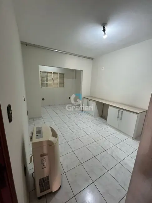 Casa com 2 quartos à venda, 133m2 em Jardim Adalgisa, Araraquara - SP - imagem 8 Foto 8 de Casa com 2 quartos à venda, 133m2 em Jardim Adalgisa, Araraquara - SP