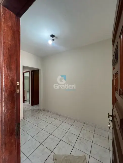 Casa com 2 quartos à venda, 133m2 em Jardim Adalgisa, Araraquara - SP - imagem 6 Foto 6 de Casa com 2 quartos à venda, 133m2 em Jardim Adalgisa, Araraquara - SP
