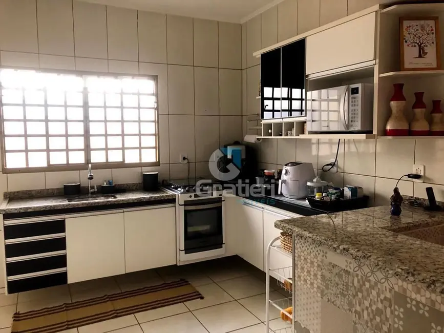 Casa com 3 quartos à venda, 140m2 em Jardim Aclimação, Araraquara - SP - imagem 8 Foto 8 de Casa com 3 quartos à venda, 140m2 em Jardim Aclimação, Araraquara - SP