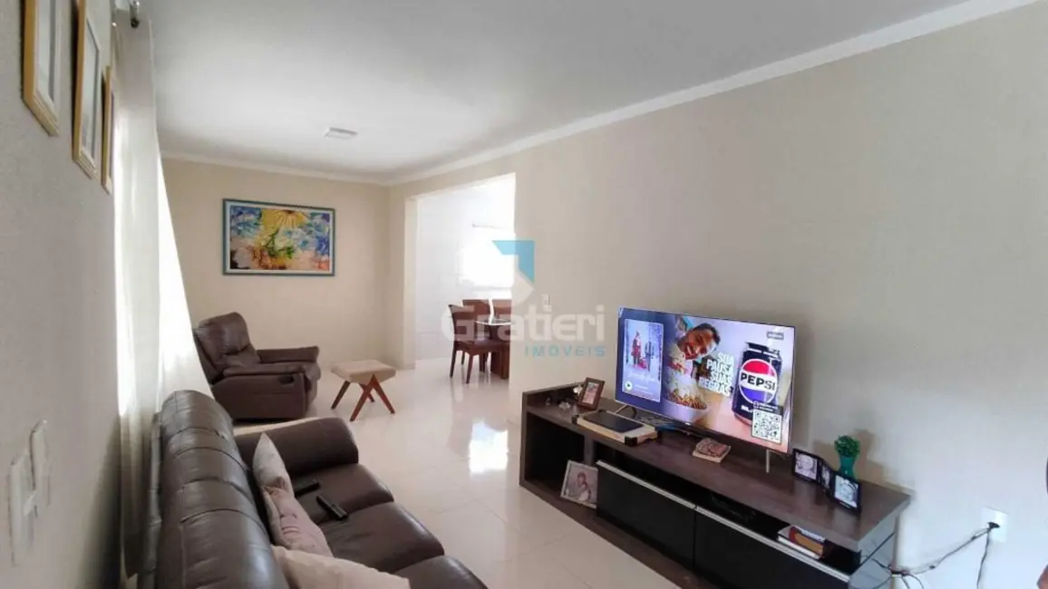 Foto 3 de Casa com 3 quartos à venda, 211m2 em Jardim do Carmo, Araraquara - SP