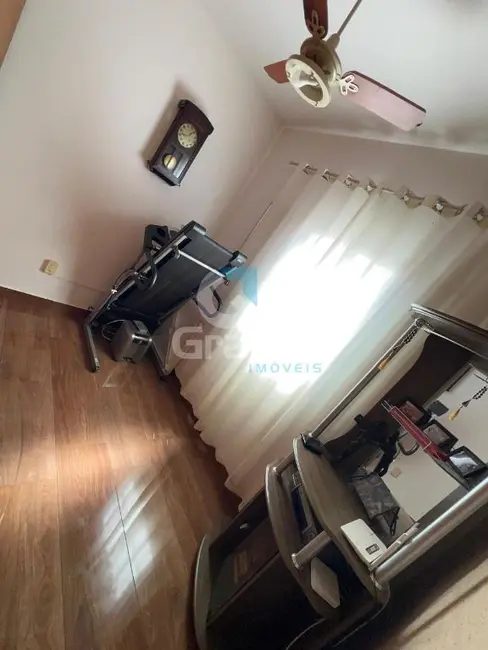 Foto 8 de Casa com 3 quartos à venda, 148m2 em Americo Brasiliense - SP