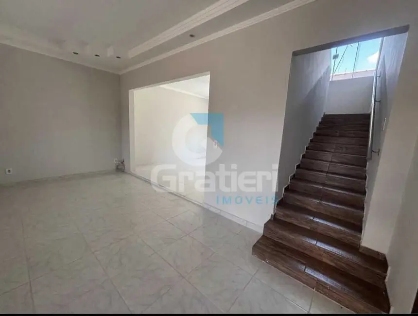 Sobrado com 3 quartos à venda, 198m2 em Jardim Residencial Lupo II, Araraquara - SP - imagem 3 Foto 3 de Sobrado com 3 quartos à venda, 198m2 em Jardim Residencial Lupo II, Araraquara - SP