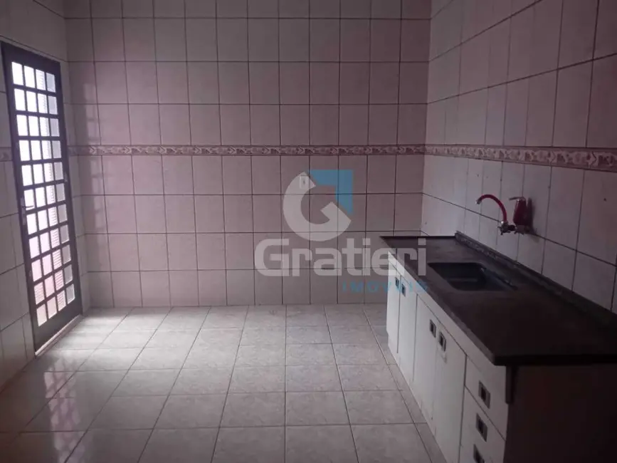 Foto 3 de Casa com 2 quartos à venda, 105m2 em Parque São Paulo (Vila Xavier), Araraquara - SP