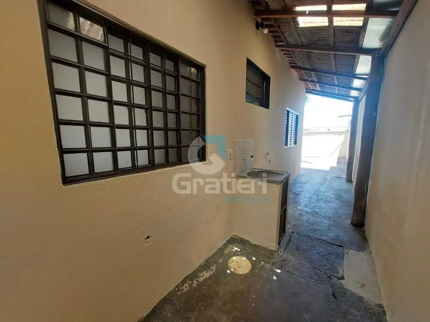 Foto 2 de Casa com 2 quartos à venda, 67m2 em Jardim Dumont, Araraquara - SP