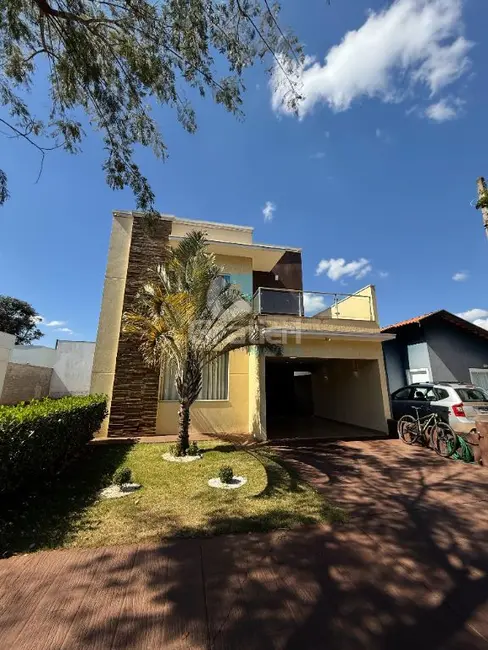 Foto 1 de Sobrado com 3 quartos à venda, 144m2 em Jardim Marialice, Araraquara - SP