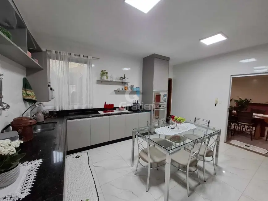 Foto 8 de Casa com 3 quartos à venda, 206m2 em Residencial Cambuy, Araraquara - SP