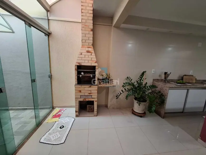 Foto 1 de Casa com 3 quartos à venda, 206m2 em Residencial Cambuy, Araraquara - SP