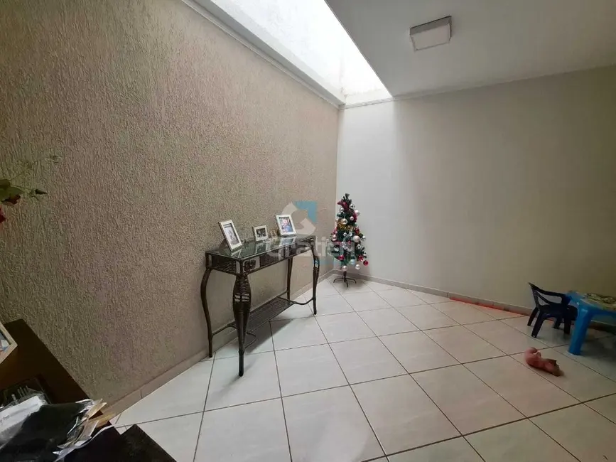 Foto 6 de Casa com 3 quartos à venda, 167m2 em Jardim das Estações (Vila Xavier), Araraquara - SP