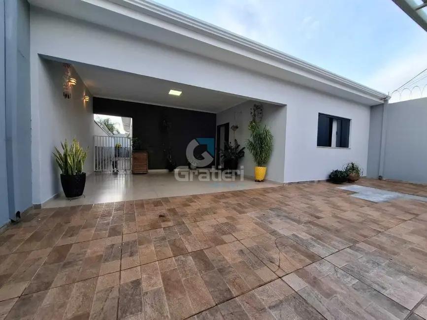 Foto 1 de Casa com 3 quartos à venda, 130m2 em Jardim Arangá, Araraquara - SP