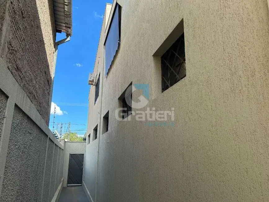 Sobrado com 3 quartos à venda, 247m2 em Centro, Araraquara - SP - imagem 5 Foto 5 de Sobrado com 3 quartos à venda, 247m2 em Centro, Araraquara - SP