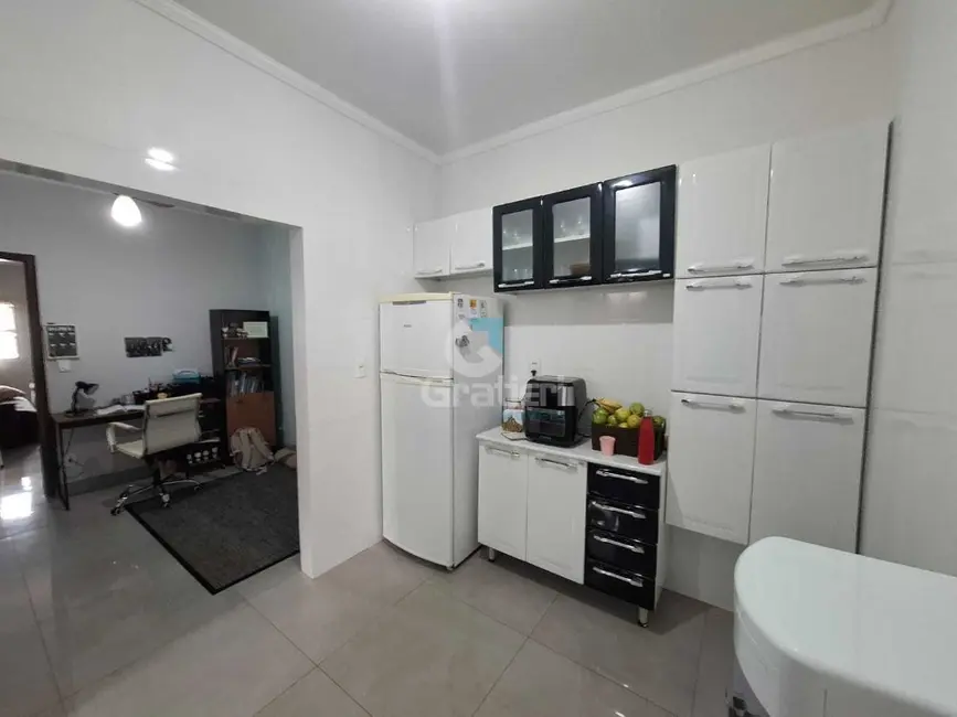 Casa com 2 quartos à venda, 127m2 em Residencial Acapulco, Araraquara - SP - imagem 6 Foto 6 de Casa com 2 quartos à venda, 127m2 em Residencial Acapulco, Araraquara - SP