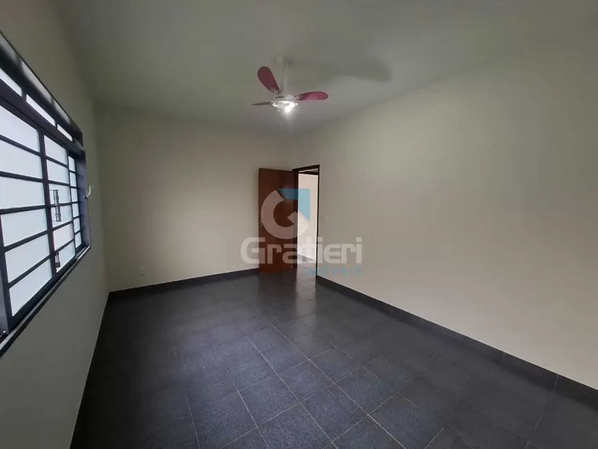 Casa com 3 quartos à venda, 121m2 em Vila Independência, Araraquara - SP - imagem 6 Foto 6 de Casa com 3 quartos à venda, 121m2 em Vila Independência, Araraquara - SP