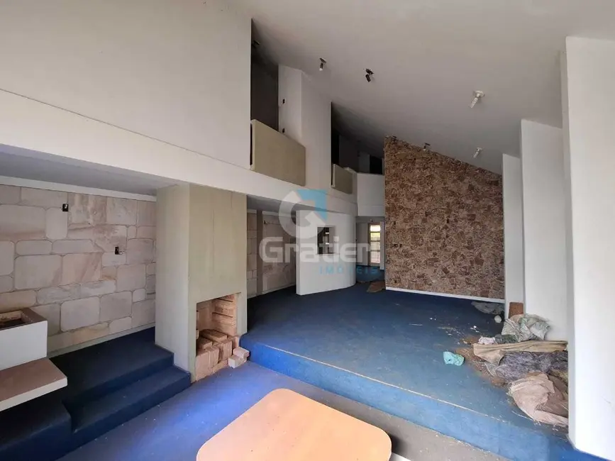 Sobrado com 4 quartos à venda, 243m2 em Centro, Araraquara - SP - imagem 8 Foto 8 de Sobrado com 4 quartos à venda, 243m2 em Centro, Araraquara - SP
