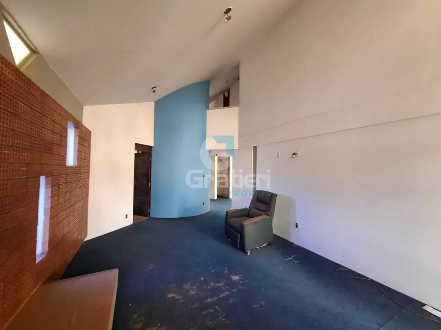 Sobrado com 4 quartos à venda, 243m2 em Centro, Araraquara - SP - imagem 6 Foto 6 de Sobrado com 4 quartos à venda, 243m2 em Centro, Araraquara - SP