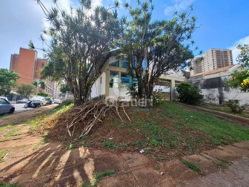 Sobrado com 4 quartos à venda, 243m2 em Centro, Araraquara - SP - imagem 4 Foto 4 de Sobrado com 4 quartos à venda, 243m2 em Centro, Araraquara - SP