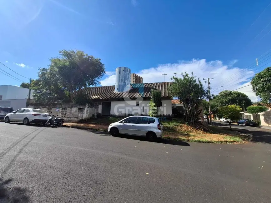 Sobrado com 4 quartos à venda, 243m2 em Centro, Araraquara - SP - imagem 5 Foto 5 de Sobrado com 4 quartos à venda, 243m2 em Centro, Araraquara - SP