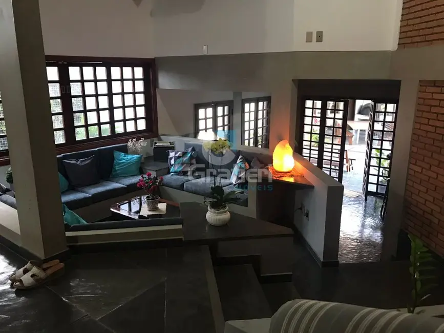 Casa com 3 quartos à venda, 317m2 em Jardim das Roseiras, Araraquara - SP - imagem 6 Foto 6 de Casa com 3 quartos à venda, 317m2 em Jardim das Roseiras, Araraquara - SP