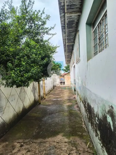 Foto 2 de Armazém / Galpão à venda, 185m2 em Jardim Roberto Selmi Dei, Araraquara - SP