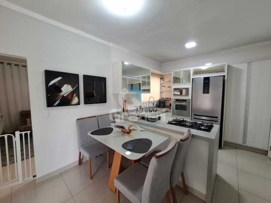 Casa com 3 quartos à venda, 183m2 em Jardim das Gaivotas, Araraquara - SP - imagem 8 Foto 8 de Casa com 3 quartos à venda, 183m2 em Jardim das Gaivotas, Araraquara - SP