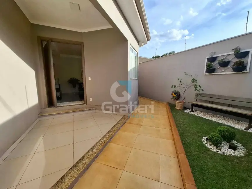 Casa com 3 quartos à venda, 183m2 em Jardim das Gaivotas, Araraquara - SP - imagem 3 Foto 3 de Casa com 3 quartos à venda, 183m2 em Jardim das Gaivotas, Araraquara - SP