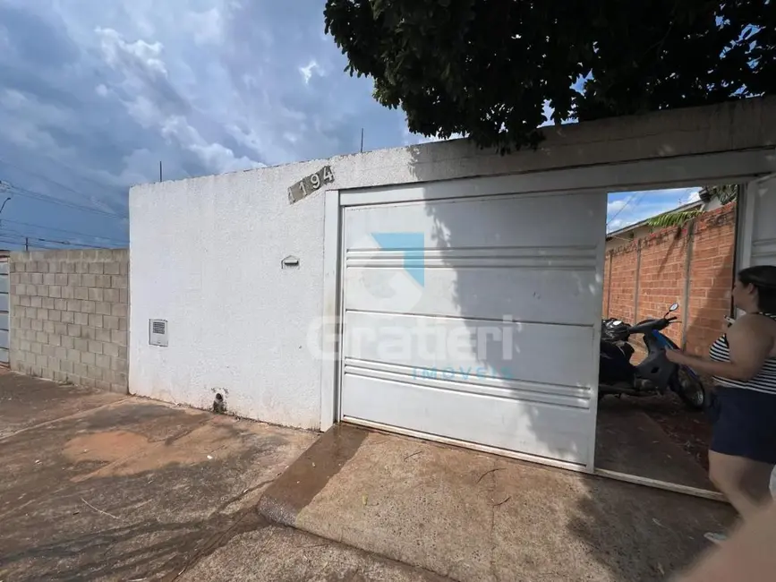Foto 1 de Casa com 2 quartos à venda, 41m2 em Parque Residencial Laura Molina, Araraquara - SP