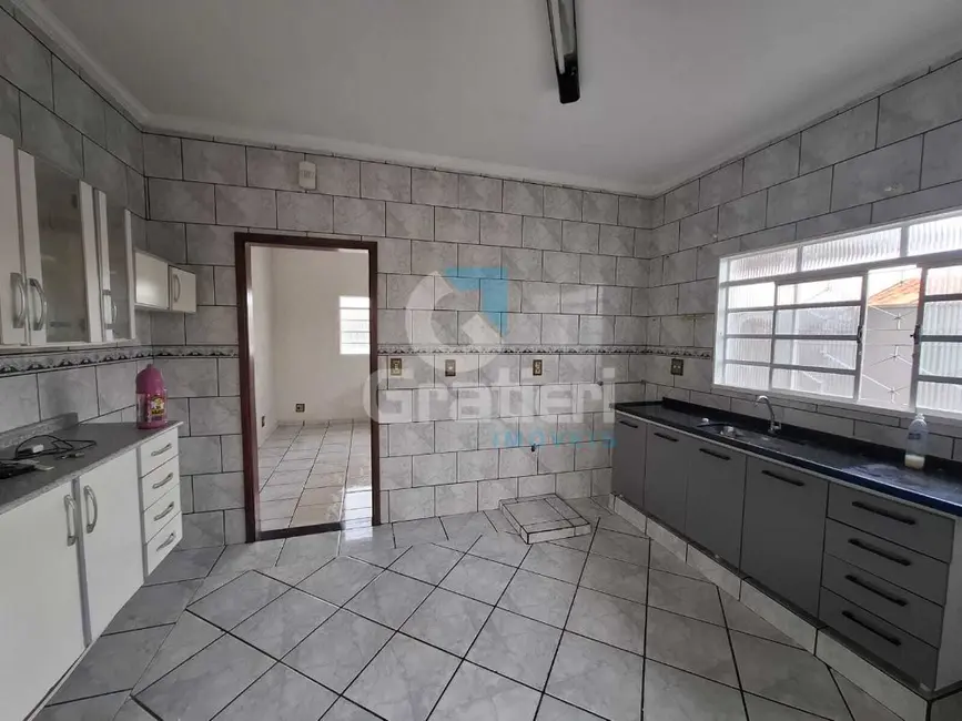 Casa com 3 quartos à venda, 117m2 em Parque Igaçaba, Araraquara - SP - imagem 4 Foto 4 de Casa com 3 quartos à venda, 117m2 em Parque Igaçaba, Araraquara - SP