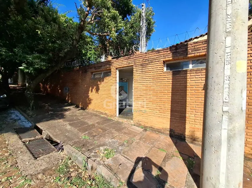 Casa com 3 quartos à venda, 154m2 em Centro, Araraquara - SP - imagem 3 Foto 3 de Casa com 3 quartos à venda, 154m2 em Centro, Araraquara - SP