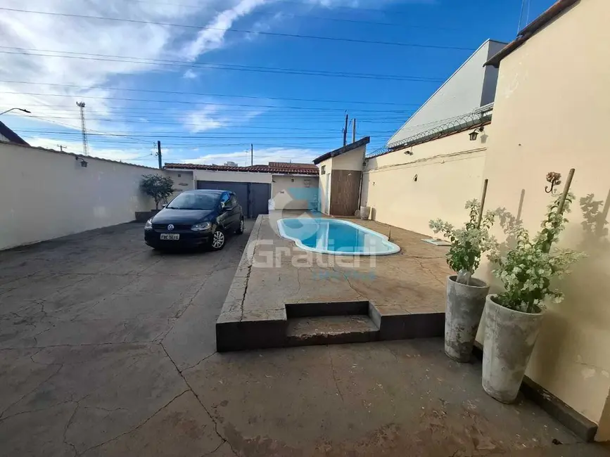 Foto 1 de Casa com 2 quartos à venda, 131m2 em Jardim das Gaivotas, Araraquara - SP