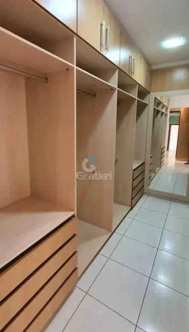 Casa com 7 quartos à venda, 326m2 em Vila Melhado, Araraquara - SP - imagem 9 Foto 9 de Casa com 7 quartos à venda, 326m2 em Vila Melhado, Araraquara - SP