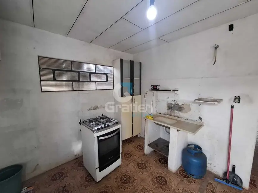 Casa com 2 quartos à venda, 80m2 em Jardim Roberto Selmi Dei, Araraquara - SP - imagem 7 Foto 7 de Casa com 2 quartos à venda, 80m2 em Jardim Roberto Selmi Dei, Araraquara - SP
