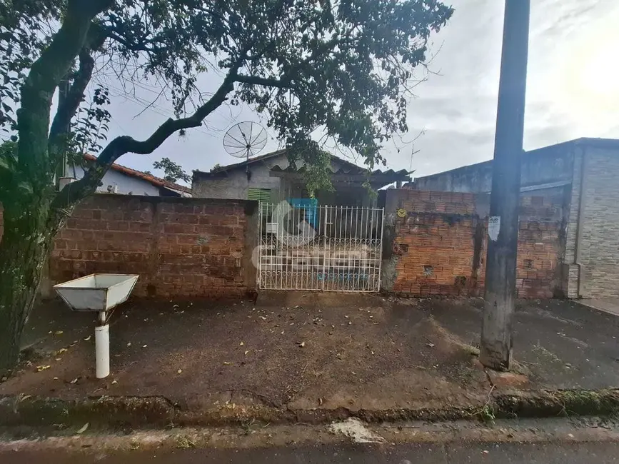 Casa com 2 quartos à venda, 80m2 em Jardim Roberto Selmi Dei, Araraquara - SP - imagem 3 Foto 3 de Casa com 2 quartos à venda, 80m2 em Jardim Roberto Selmi Dei, Araraquara - SP