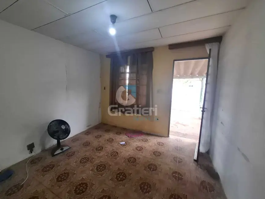 Casa com 2 quartos à venda, 80m2 em Jardim Roberto Selmi Dei, Araraquara - SP - imagem 2 Foto 2 de Casa com 2 quartos à venda, 80m2 em Jardim Roberto Selmi Dei, Araraquara - SP
