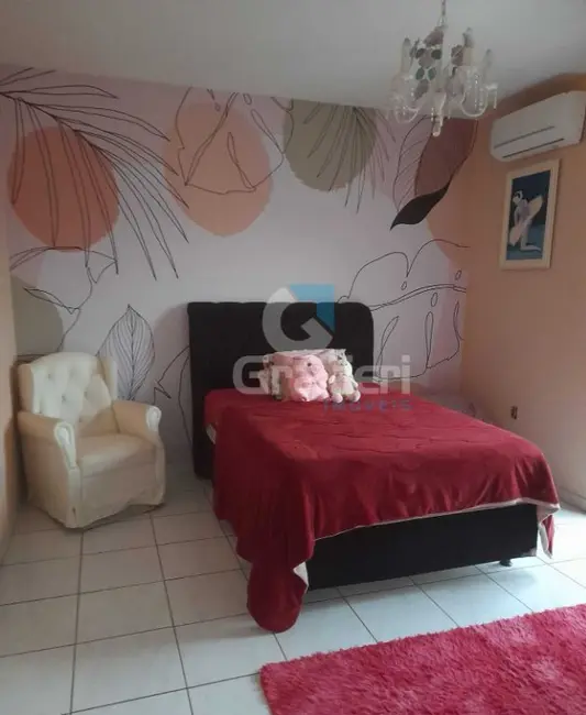 Foto 8 de Sobrado com 4 quartos à venda, 315m2 em Jardim Brasília (Vila Xavier), Araraquara - SP