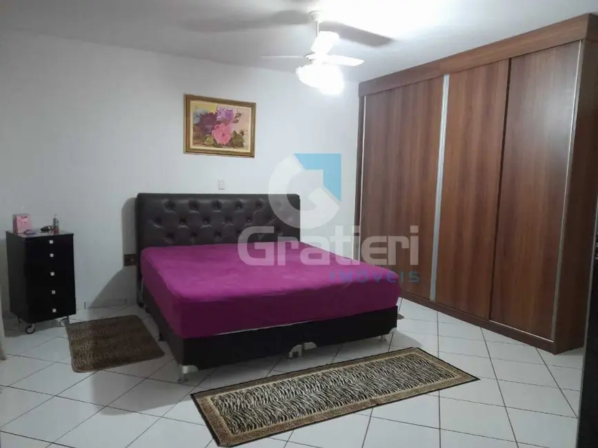 Foto 7 de Sobrado com 4 quartos à venda, 315m2 em Jardim Brasília (Vila Xavier), Araraquara - SP