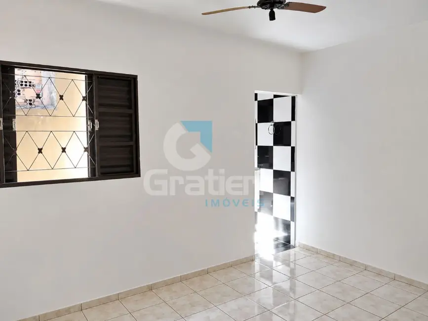 Casa com 3 quartos à venda, 136m2 em Jardim Adalberto Frederico de Oliveira Roxo I, Araraquara - SP - imagem 5 Foto 5 de Casa com 3 quartos à venda, 136m2 em Jardim Adalberto Frederico de Oliveira Roxo I, Araraquara - SP
