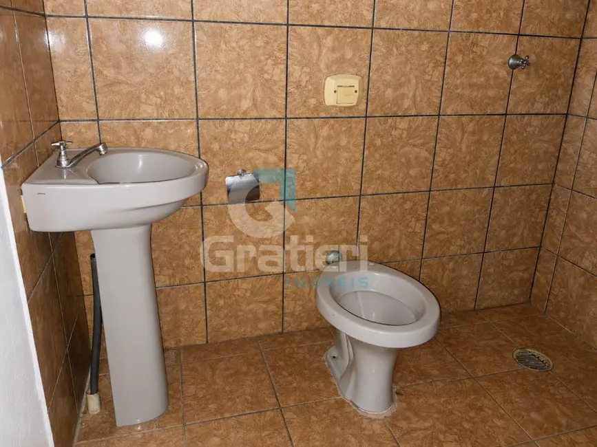 Casa com 3 quartos à venda, 136m2 em Jardim Adalberto Frederico de Oliveira Roxo I, Araraquara - SP - imagem 4 Foto 4 de Casa com 3 quartos à venda, 136m2 em Jardim Adalberto Frederico de Oliveira Roxo I, Araraquara - SP