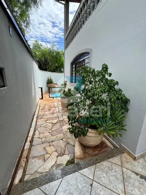 Foto 4 de Sobrado com 3 quartos à venda, 187m2 em Jardim das Gaivotas, Araraquara - SP