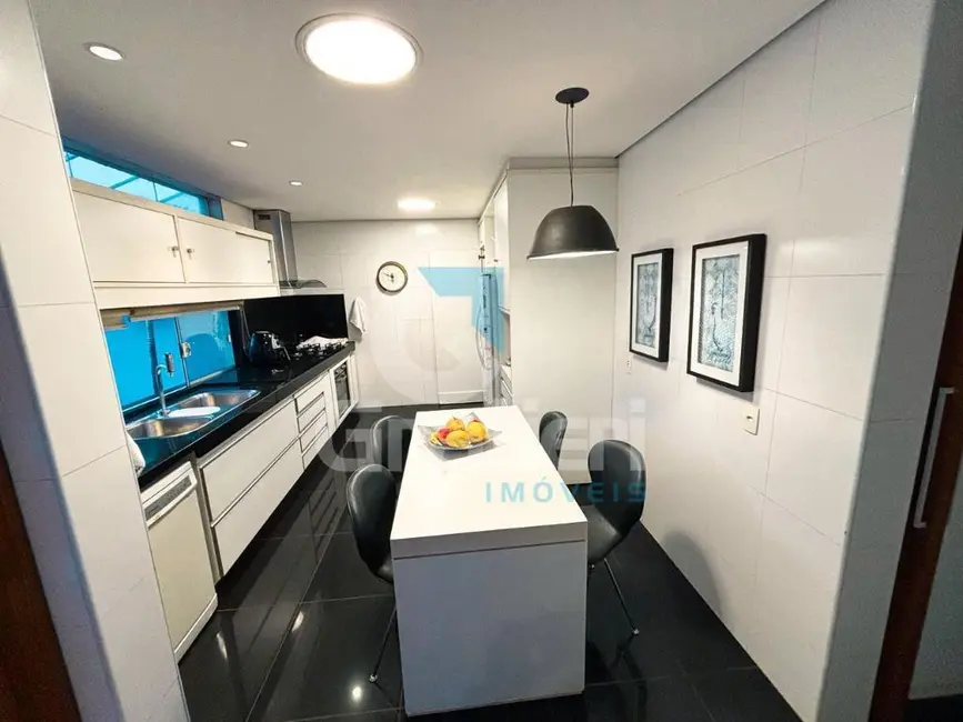 Foto 2 de Casa com 4 quartos à venda, 449m2 em Vila Harmonia, Araraquara - SP