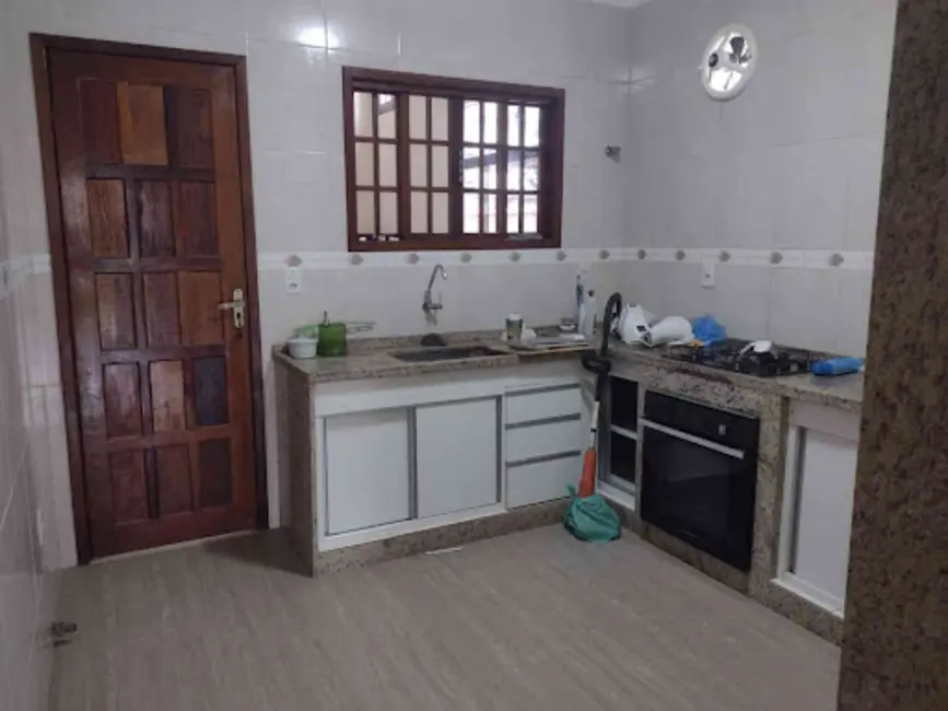 Casa com 3 quartos à venda, 200m2 em Santa Margarida II (Tamoios), Cabo Frio - RJ - imagem 8 Foto 8 de Casa com 3 quartos à venda, 200m2 em Santa Margarida II (Tamoios), Cabo Frio - RJ