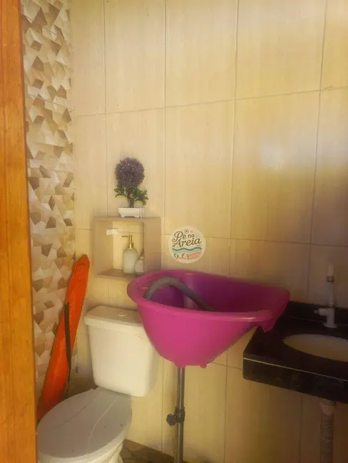 Casa com 2 quartos à venda, 140m2 em Cabo Frio - RJ - imagem 4 Foto 4 de Casa com 2 quartos à venda, 140m2 em Cabo Frio - RJ