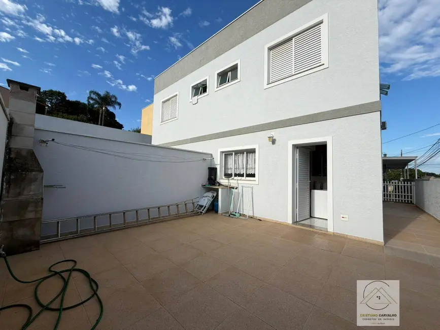 Foto 1 de Casa com 3 quartos para alugar, 150m2 em Jardim dos Pinheiros, Atibaia - SP