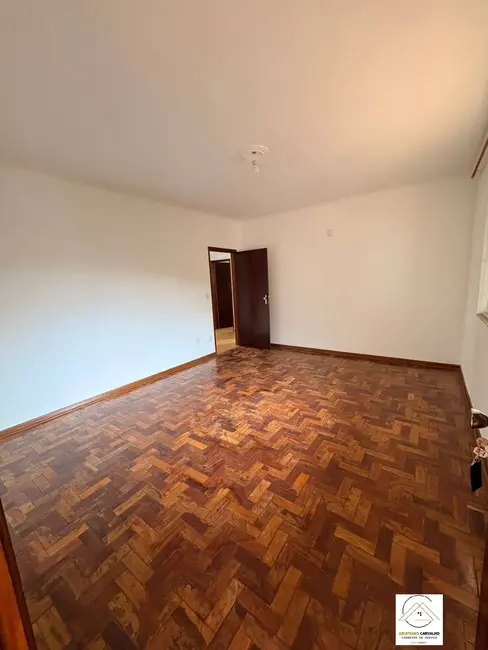 Foto 3 de Casa com 2 quartos para alugar, 600m2 em Vila Santista, Atibaia - SP