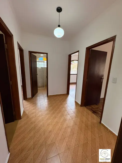 Foto 4 de Casa com 2 quartos para alugar, 600m2 em Vila Santista, Atibaia - SP