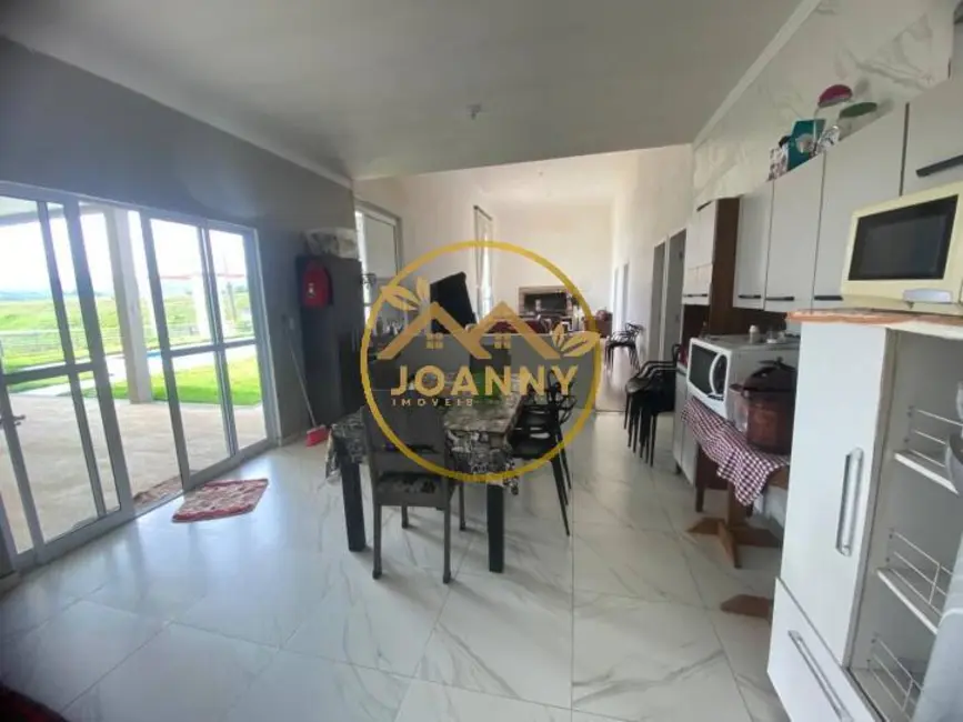 Chácara com 3 quartos à venda, 233m2 em Borda da Mata, Cacapava - SP - imagem 9 Foto 9 de Chácara com 3 quartos à venda, 233m2 em Borda da Mata, Cacapava - SP