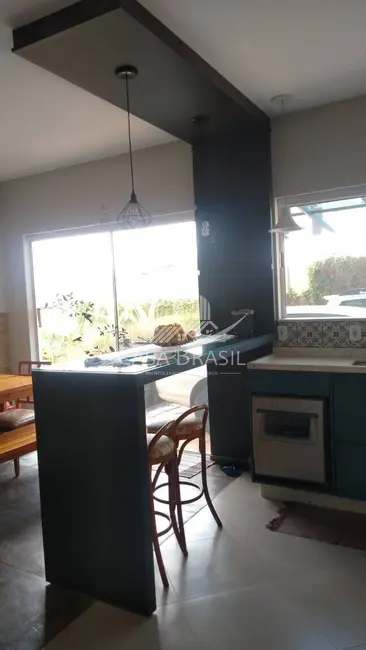 Foto 6 de Casa com 2 quartos à venda, 324m2 em Centro, Guararema - SP