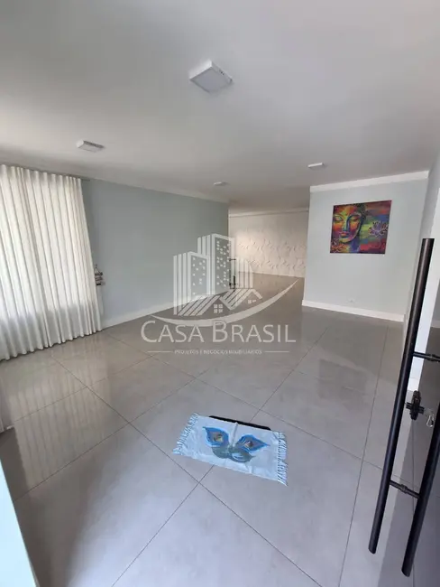 Foto 5 de Sobrado com 3 quartos à venda e para alugar, 375m2 em Vila Zezé, Jacarei - SP